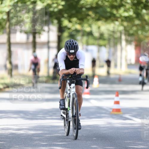 11.08.2024 - GEWOBA Citytriathlon Bremen H.Heesch http://msf.ph/oto/6801027 11.08.2024 12:00:49 Laufen  meine-sportfotos.de