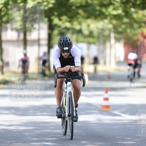 11.08.2024 - GEWOBA Citytriathlon Bremen H.Heesch http://msf.ph/oto/6801031 11.08.2024 12:00:49 Laufen  meine-sportfotos.de
