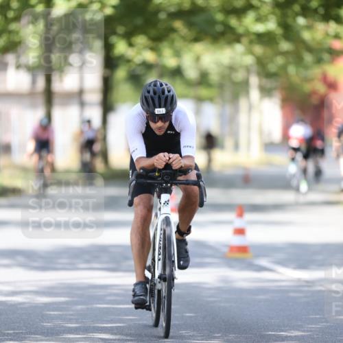 11.08.2024 - GEWOBA Citytriathlon Bremen H.Heesch http://msf.ph/oto/6801036 11.08.2024 12:00:49 Laufen  meine-sportfotos.de