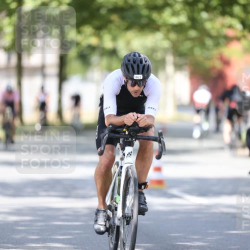 11.08.2024 - GEWOBA Citytriathlon Bremen H.Heesch http://msf.ph/oto/6801045 11.08.2024 12:00:49 Laufen  meine-sportfotos.de