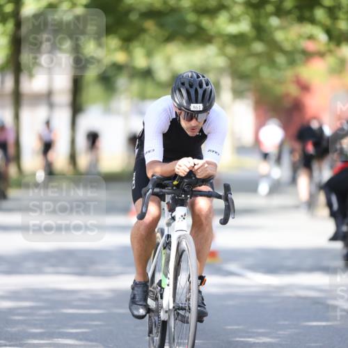 11.08.2024 - GEWOBA Citytriathlon Bremen H.Heesch http://msf.ph/oto/6801047 11.08.2024 12:00:49 Laufen  meine-sportfotos.de