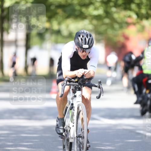 11.08.2024 - GEWOBA Citytriathlon Bremen H.Heesch http://msf.ph/oto/6801049 11.08.2024 12:00:49 Laufen  meine-sportfotos.de