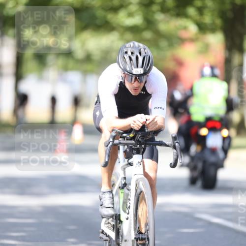 11.08.2024 - GEWOBA Citytriathlon Bremen H.Heesch http://msf.ph/oto/6801056 11.08.2024 12:00:49 Laufen  meine-sportfotos.de