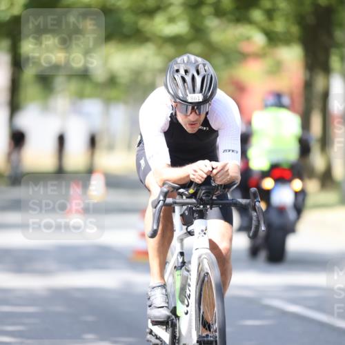 11.08.2024 - GEWOBA Citytriathlon Bremen H.Heesch http://msf.ph/oto/6801058 11.08.2024 12:00:50 Laufen  meine-sportfotos.de