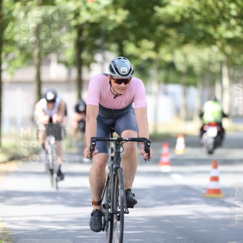 11.08.2024 - GEWOBA Citytriathlon Bremen H.Heesch http://msf.ph/oto/6801065 11.08.2024 12:00:53 Laufen  meine-sportfotos.de