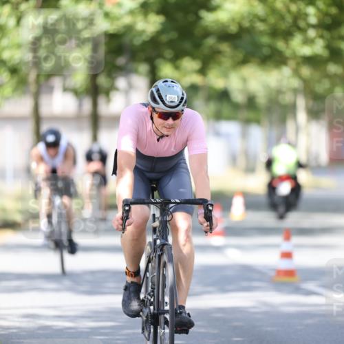 11.08.2024 - GEWOBA Citytriathlon Bremen H.Heesch http://msf.ph/oto/6801069 11.08.2024 12:00:53 Laufen  meine-sportfotos.de