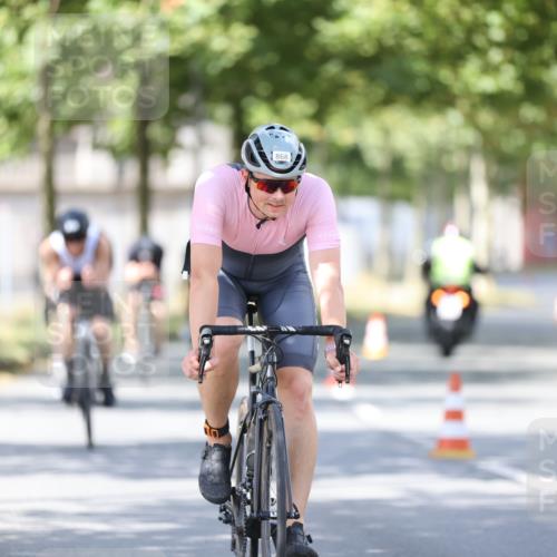11.08.2024 - GEWOBA Citytriathlon Bremen H.Heesch http://msf.ph/oto/6801071 11.08.2024 12:00:53 Laufen  meine-sportfotos.de