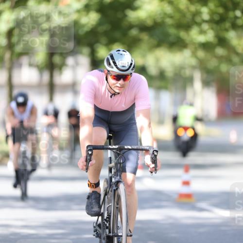 11.08.2024 - GEWOBA Citytriathlon Bremen H.Heesch http://msf.ph/oto/6801075 11.08.2024 12:00:53 Laufen  meine-sportfotos.de