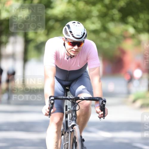 11.08.2024 - GEWOBA Citytriathlon Bremen H.Heesch http://msf.ph/oto/6801087 11.08.2024 12:00:53 Laufen  meine-sportfotos.de