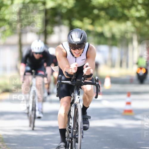 11.08.2024 - GEWOBA Citytriathlon Bremen H.Heesch http://msf.ph/oto/6801094 11.08.2024 12:00:54 Laufen  meine-sportfotos.de