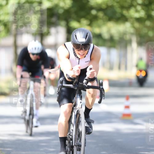 11.08.2024 - GEWOBA Citytriathlon Bremen H.Heesch http://msf.ph/oto/6801096 11.08.2024 12:00:54 Laufen  meine-sportfotos.de