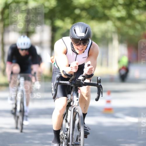 11.08.2024 - GEWOBA Citytriathlon Bremen H.Heesch http://msf.ph/oto/6801100 11.08.2024 12:00:54 Laufen  meine-sportfotos.de