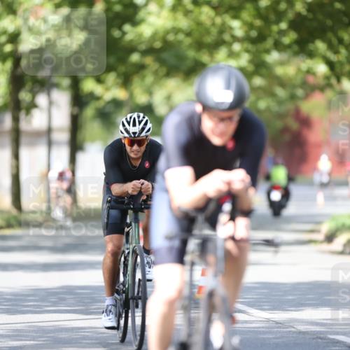 11.08.2024 - GEWOBA Citytriathlon Bremen H.Heesch http://msf.ph/oto/6801122 11.08.2024 12:00:56 Laufen  meine-sportfotos.de
