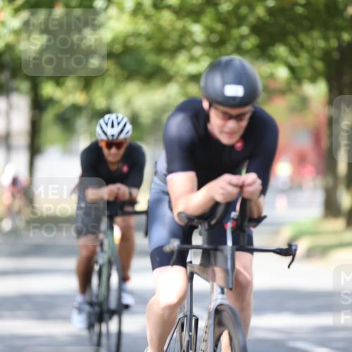 11.08.2024 - GEWOBA Citytriathlon Bremen H.Heesch http://msf.ph/oto/6801126 11.08.2024 12:00:56 Laufen  meine-sportfotos.de