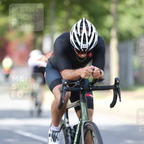 11.08.2024 - GEWOBA Citytriathlon Bremen H.Heesch http://msf.ph/oto/6801150 11.08.2024 12:00:57 Laufen  meine-sportfotos.de