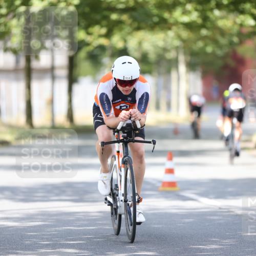 11.08.2024 - GEWOBA Citytriathlon Bremen H.Heesch http://msf.ph/oto/6801170 11.08.2024 12:01:00 Laufen  meine-sportfotos.de