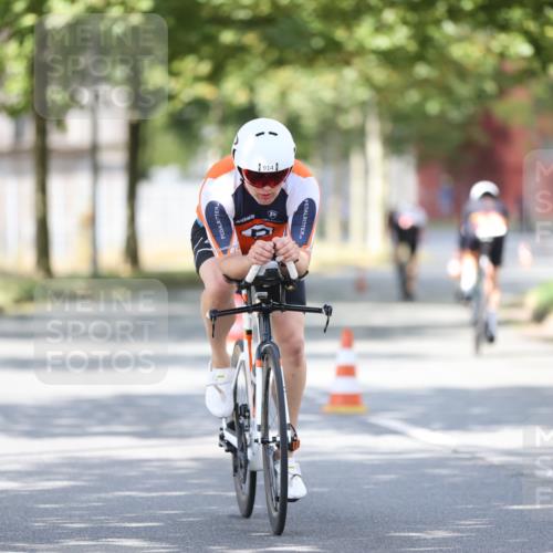 11.08.2024 - GEWOBA Citytriathlon Bremen H.Heesch http://msf.ph/oto/6801172 11.08.2024 12:01:00 Laufen  meine-sportfotos.de