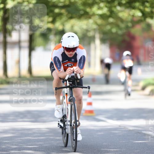 11.08.2024 - GEWOBA Citytriathlon Bremen H.Heesch http://msf.ph/oto/6801175 11.08.2024 12:01:01 Laufen  meine-sportfotos.de