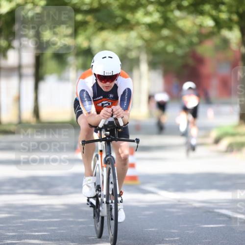 11.08.2024 - GEWOBA Citytriathlon Bremen H.Heesch http://msf.ph/oto/6801177 11.08.2024 12:01:01 Laufen  meine-sportfotos.de