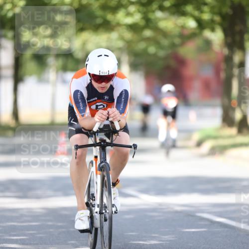 11.08.2024 - GEWOBA Citytriathlon Bremen H.Heesch http://msf.ph/oto/6801181 11.08.2024 12:01:01 Laufen  meine-sportfotos.de