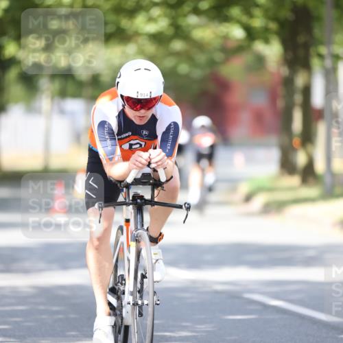 11.08.2024 - GEWOBA Citytriathlon Bremen H.Heesch http://msf.ph/oto/6801186 11.08.2024 12:01:01 Laufen  meine-sportfotos.de
