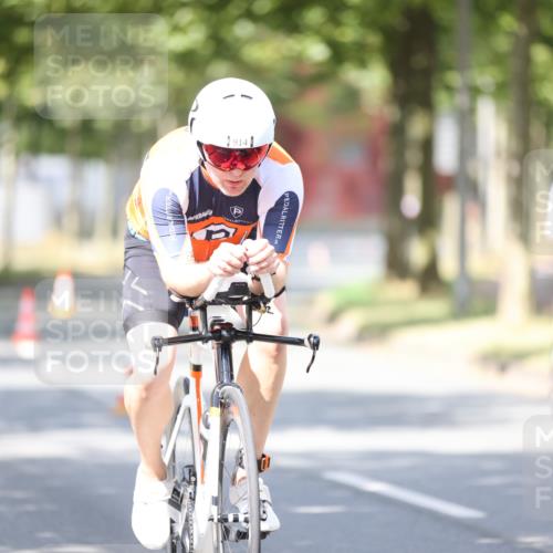 11.08.2024 - GEWOBA Citytriathlon Bremen H.Heesch http://msf.ph/oto/6801192 11.08.2024 12:01:01 Laufen  meine-sportfotos.de