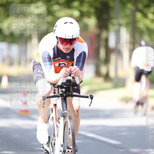 11.08.2024 - GEWOBA Citytriathlon Bremen H.Heesch http://msf.ph/oto/6801196 11.08.2024 12:01:01 Laufen  meine-sportfotos.de