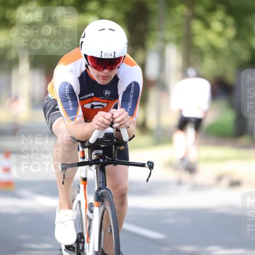 11.08.2024 - GEWOBA Citytriathlon Bremen H.Heesch http://msf.ph/oto/6801200 11.08.2024 12:01:01 Laufen  meine-sportfotos.de