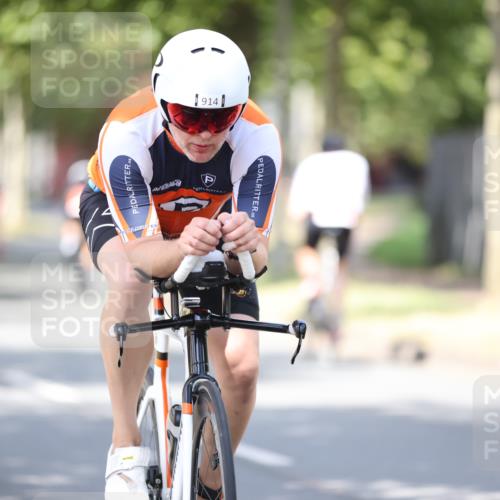 11.08.2024 - GEWOBA Citytriathlon Bremen H.Heesch http://msf.ph/oto/6801203 11.08.2024 12:01:01 Laufen  meine-sportfotos.de