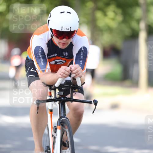 11.08.2024 - GEWOBA Citytriathlon Bremen H.Heesch http://msf.ph/oto/6801205 11.08.2024 12:01:01 Laufen  meine-sportfotos.de