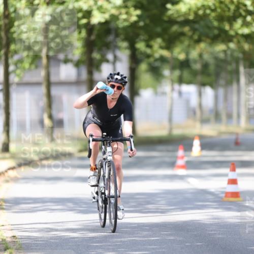 11.08.2024 - GEWOBA Citytriathlon Bremen H.Heesch http://msf.ph/oto/6801216 11.08.2024 12:01:10 Laufen  meine-sportfotos.de