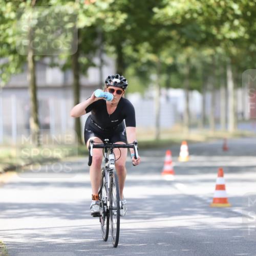 11.08.2024 - GEWOBA Citytriathlon Bremen H.Heesch http://msf.ph/oto/6801223 11.08.2024 12:01:10 Laufen  meine-sportfotos.de