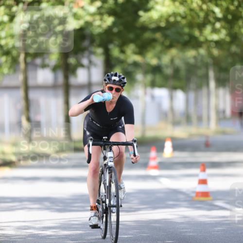 11.08.2024 - GEWOBA Citytriathlon Bremen H.Heesch http://msf.ph/oto/6801228 11.08.2024 12:01:10 Laufen  meine-sportfotos.de