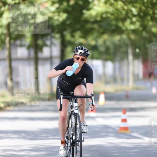 11.08.2024 - GEWOBA Citytriathlon Bremen H.Heesch http://msf.ph/oto/6801235 11.08.2024 12:01:10 Laufen  meine-sportfotos.de