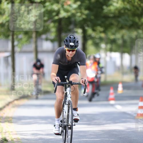 11.08.2024 - GEWOBA Citytriathlon Bremen H.Heesch http://msf.ph/oto/6801252 11.08.2024 12:01:23 Laufen  meine-sportfotos.de