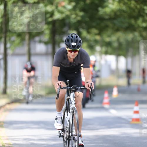 11.08.2024 - GEWOBA Citytriathlon Bremen H.Heesch http://msf.ph/oto/6801257 11.08.2024 12:01:23 Laufen  meine-sportfotos.de