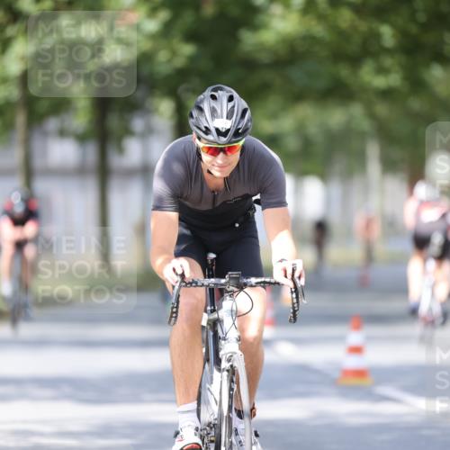 11.08.2024 - GEWOBA Citytriathlon Bremen H.Heesch http://msf.ph/oto/6801268 11.08.2024 12:01:23 Laufen  meine-sportfotos.de