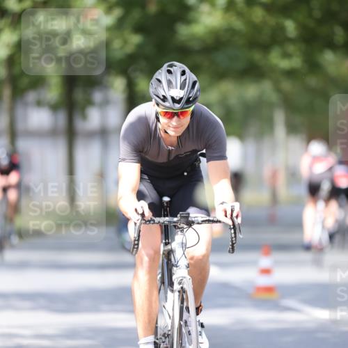 11.08.2024 - GEWOBA Citytriathlon Bremen H.Heesch http://msf.ph/oto/6801270 11.08.2024 12:01:23 Laufen  meine-sportfotos.de