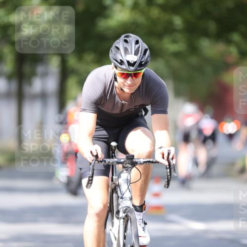 11.08.2024 - GEWOBA Citytriathlon Bremen H.Heesch http://msf.ph/oto/6801276 11.08.2024 12:01:23 Laufen  meine-sportfotos.de
