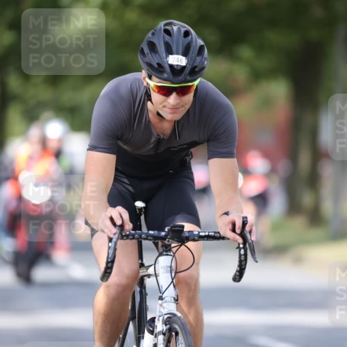11.08.2024 - GEWOBA Citytriathlon Bremen H.Heesch http://msf.ph/oto/6801284 11.08.2024 12:01:23 Laufen  meine-sportfotos.de