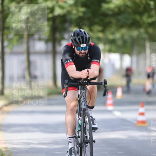 11.08.2024 - GEWOBA Citytriathlon Bremen H.Heesch http://msf.ph/oto/6801300 11.08.2024 12:01:26 Laufen  meine-sportfotos.de