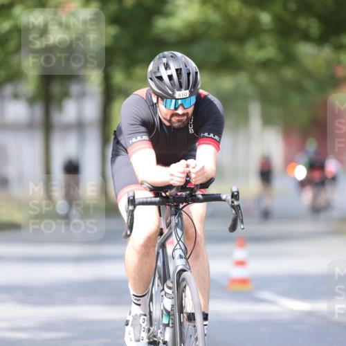 11.08.2024 - GEWOBA Citytriathlon Bremen H.Heesch http://msf.ph/oto/6801309 11.08.2024 12:01:26 Laufen  meine-sportfotos.de