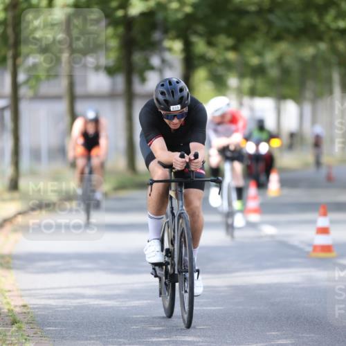 11.08.2024 - GEWOBA Citytriathlon Bremen H.Heesch http://msf.ph/oto/6801349 11.08.2024 12:01:30 Laufen  meine-sportfotos.de