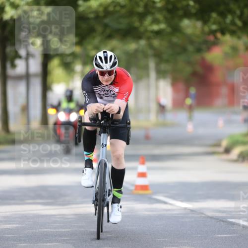 11.08.2024 - GEWOBA Citytriathlon Bremen H.Heesch http://msf.ph/oto/6801360 11.08.2024 12:01:31 Laufen  meine-sportfotos.de