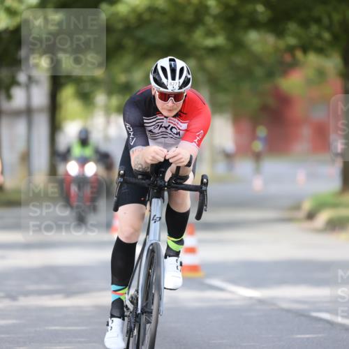 11.08.2024 - GEWOBA Citytriathlon Bremen H.Heesch http://msf.ph/oto/6801373 11.08.2024 12:01:32 Laufen  meine-sportfotos.de