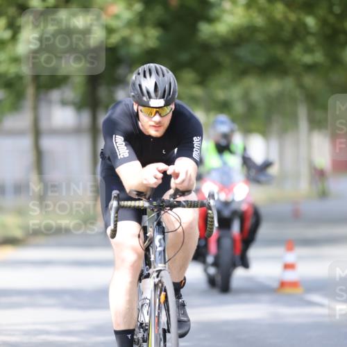 11.08.2024 - GEWOBA Citytriathlon Bremen H.Heesch http://msf.ph/oto/6801404 11.08.2024 12:01:34 Laufen  meine-sportfotos.de