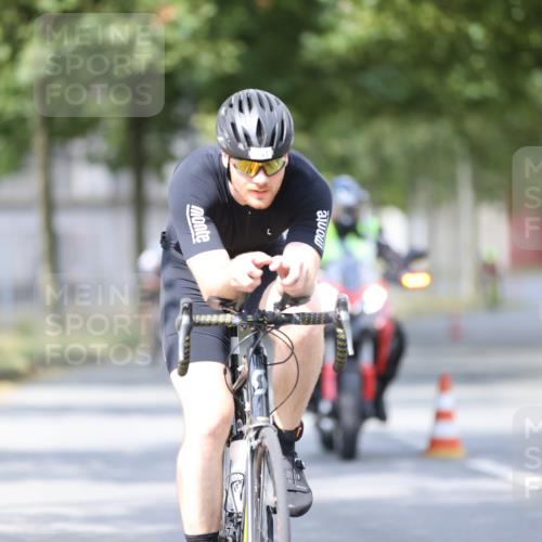 11.08.2024 - GEWOBA Citytriathlon Bremen H.Heesch http://msf.ph/oto/6801406 11.08.2024 12:01:34 Laufen  meine-sportfotos.de