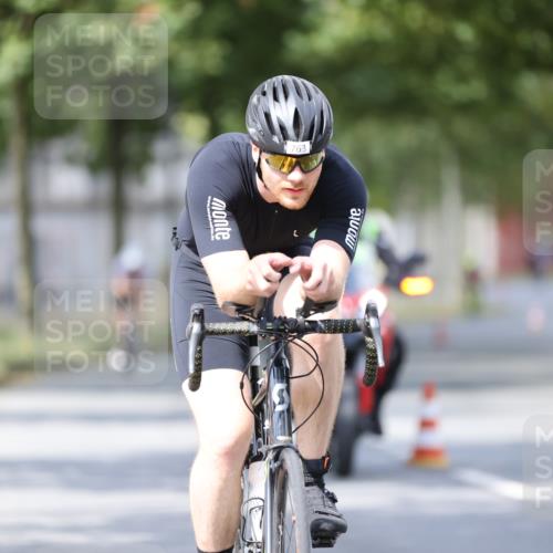 11.08.2024 - GEWOBA Citytriathlon Bremen H.Heesch http://msf.ph/oto/6801410 11.08.2024 12:01:34 Laufen  meine-sportfotos.de