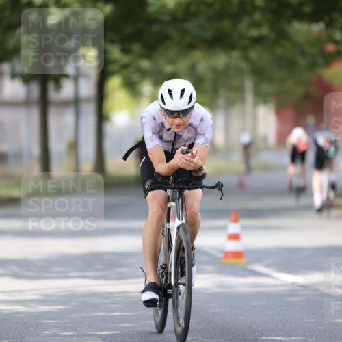 11.08.2024 - GEWOBA Citytriathlon Bremen H.Heesch http://msf.ph/oto/6801425 11.08.2024 12:01:37 Laufen  meine-sportfotos.de