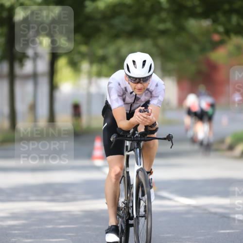 11.08.2024 - GEWOBA Citytriathlon Bremen H.Heesch http://msf.ph/oto/6801431 11.08.2024 12:01:37 Laufen  meine-sportfotos.de